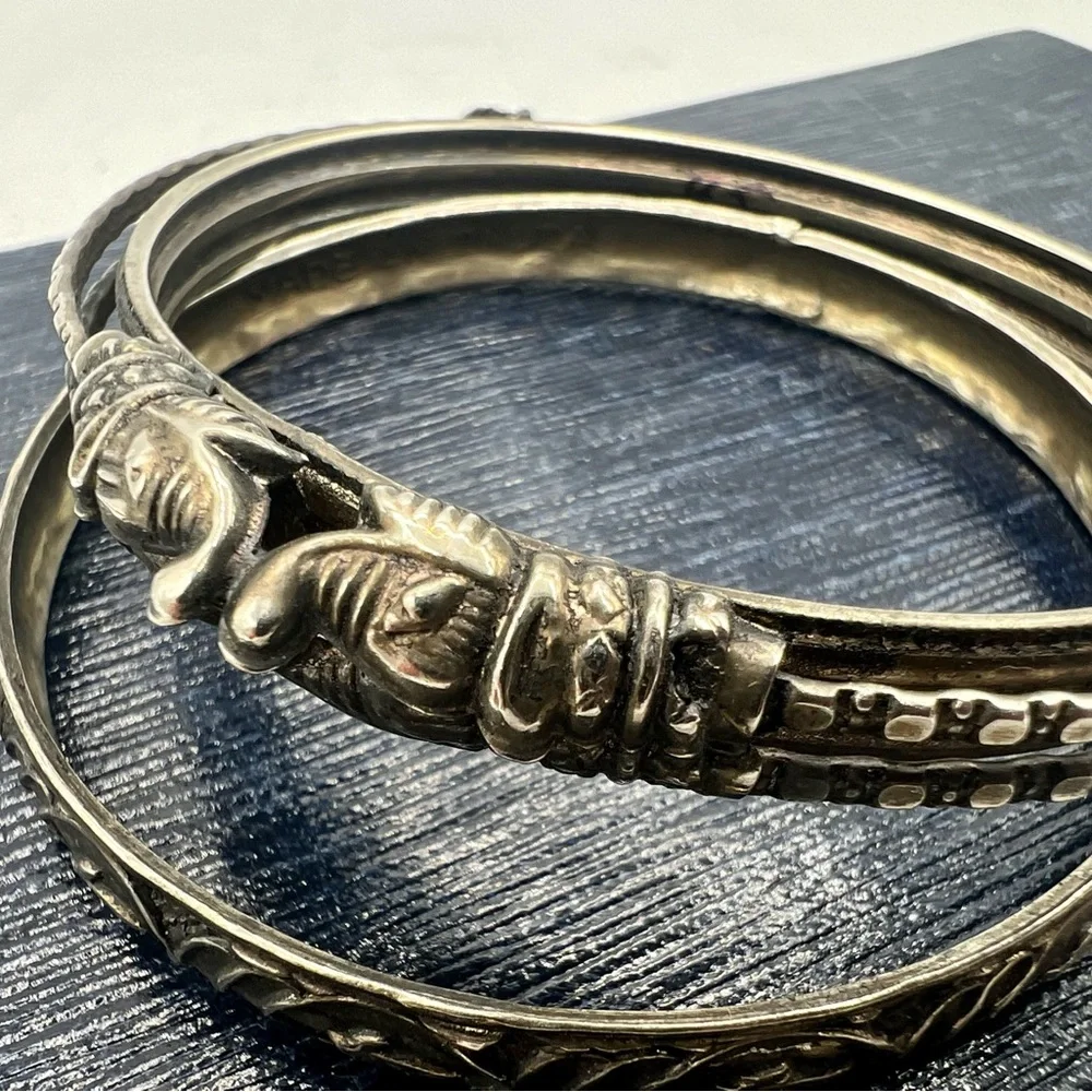 Set of 2 Vintage India silver tone tarnished bracelets unique! - Picture 3 of 9